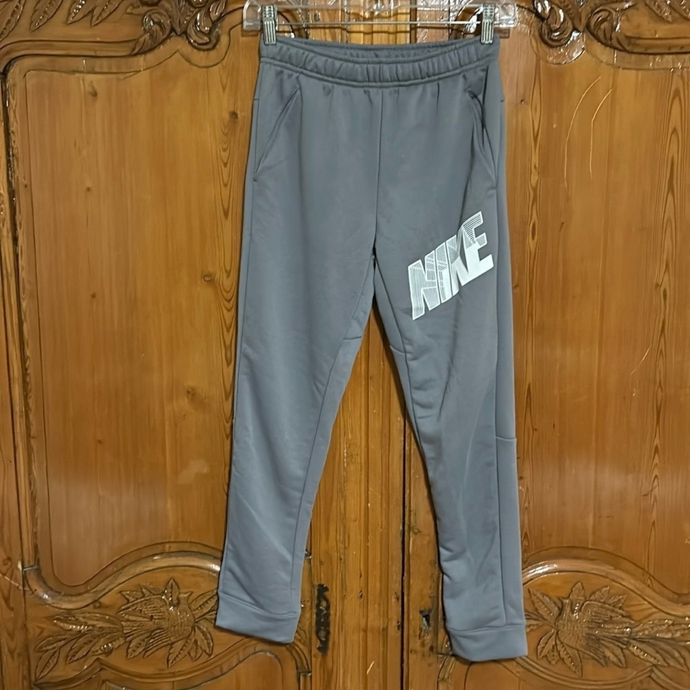 Nike Boys Polyester Training Sweatpant with side Pockets and Seam Detail